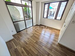 ヴィラ綾瀬 101 1階ワンルームのリビング/ダイニング