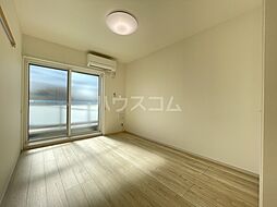 ヴィラ川口元郷 111 1階1Kのリビング/ダイニング