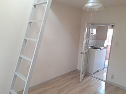 プラザ・ドゥ・サウザー 203 2階1Kのリビング/ダイニング