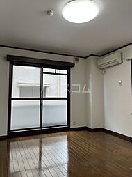 アルベールハイム 201 2階ワンルームのリビング/ダイニング