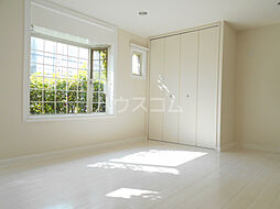 ＮＥＷＴＯＷＮＨＩＬＬＳ 1階ワンルームのリビング/ダイニング