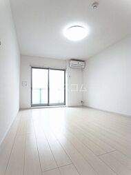 リブリ・シャドゥール 201 2階1Kのリビング/ダイニング