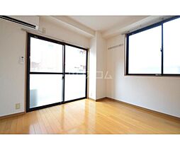 ドエル三陽 4階1Kのリビング/ダイニング