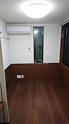 Fortune House 105 1階ワンルームのリビング/ダイニング