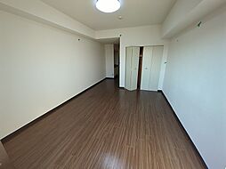 レジオンドヌール 4階ワンルームのリビング/ダイニング