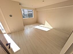 アルフラット 1階1LDKのリビング/ダイニング