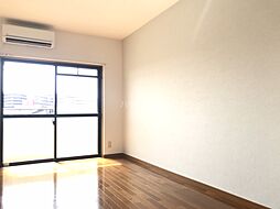 愛知高速東部丘陵線 杁ヶ池公園駅 徒歩8分の賃貸アパート 3階1Kのリビング/ダイニング