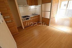 都営新宿線 篠崎駅 バス18分 鹿骨5丁目下車 徒歩6分の賃貸アパート 1階1DKのリビング/ダイニング