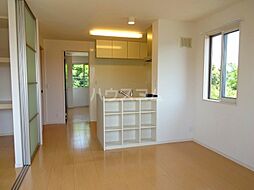 プラムガーデン 2階2LDKのリビング/ダイニング