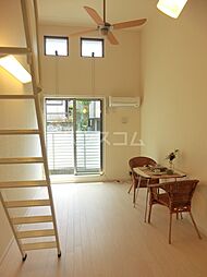 アール・ヴェール 101 1階1Kのリビング/ダイニング