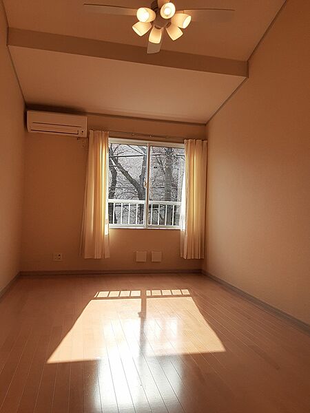 ＣＩＥＲＩＬ　ＣＵＢＥ 2階 | 神奈川県相模原市南区上鶴間本町 賃貸マンション 居間