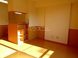 ガーデンヒルズ　Ｂ 102 1階ワンルームのリビング/ダイニング