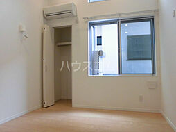 ＯＶＥＳＴ 101 1階ワンルームのリビング/ダイニング