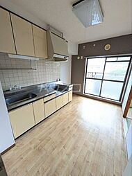 第9エルム大倉山 205 2階2DKのリビング/ダイニング