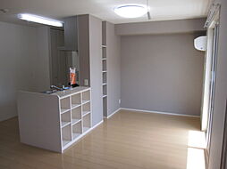 ヴェルドミール 201 2階2DKのリビング/ダイニング