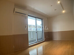 ロイヤルパレス市川 202 2階1LDKのリビング/ダイニング