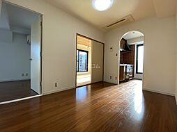 三高・カーサアルメディア 4階3DKのリビング/ダイニング