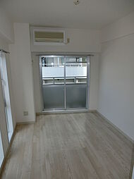 メゾン・ド・セレブラル 703 7階ワンルームのリビング/ダイニング