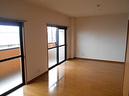 シャルマン冨士塚 105 1階2LDKのリビング/ダイニング