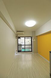 ザ・ウエスト 2階ワンルームのリビング/ダイニング