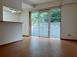 アーバン・フジ 202 2階1LDKのリビング/ダイニング