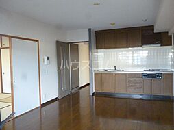 ケイエル市川 202 2階3LDKのリビング/ダイニング