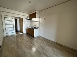 ロイヤル服部 402 4階3DKのリビング/ダイニング