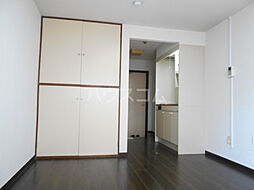 コートニュータウン 407 4階1Kのリビング/ダイニング