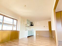 ラファエルV 2階2LDKのリビング/ダイニング