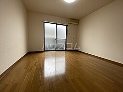 アンプルール　ブワ　アルバ 202 2階1Kのリビング/ダイニング