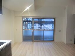 東京メトロ日比谷線 三ノ輪駅 徒歩8分の賃貸マンション 4階1LDKのリビング/ダイニング