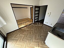 ロイヤルブラフ26 102 1階2DKのリビング/ダイニング