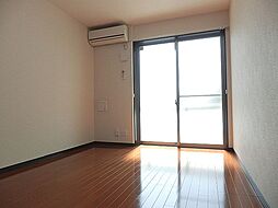 リブリ・ヴァータジェム 2階1Kのリビング/ダイニング