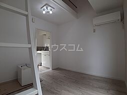 プラザ・ドゥ・デボンＢ棟 106 1階ワンルームのリビング/ダイニング