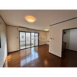 カーサフィオーレ 101 1階2LDKのリビング/ダイニング