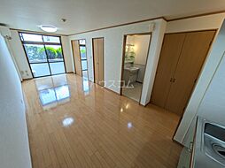 エミ・コーポラス