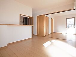 フレスク−ラ・ＹＫ 101 1階2LDKのリビング/ダイニング