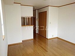 エヴァーグリーンII 105 1階ワンルームのリビング/ダイニング