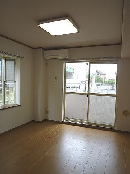 アネックスＴＳＵＫＩＭＩＮＯ 1階 | 神奈川県大和市下鶴間 賃貸マンション 居間