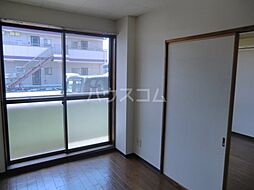 フィリップマーロウ 203 2階2DKのリビング/ダイニング