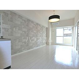 レジデンスアイズ 202 2階3LDKのリビング/ダイニング