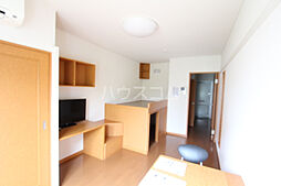 レオパレスＫ＆Ｔ　鴛鴨 201 2階1Kのリビング/ダイニング