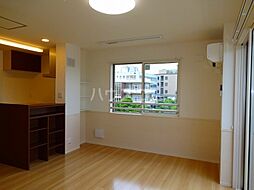 ロピアコート 303 3階ワンルームのリビング/ダイニング