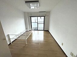 コンフォール・カレッジ 301 3階1Kのリビング/ダイニング