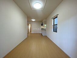 アイランド・ヴィレッジII 101 1階1LDKのリビング/ダイニング