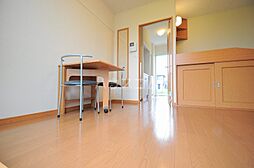 レオパレス瀬戸效範 103 1階1Kのリビング/ダイニング