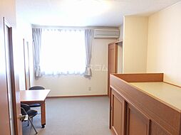 レオパレス三丁田 211 2階1Kのリビング/ダイニング