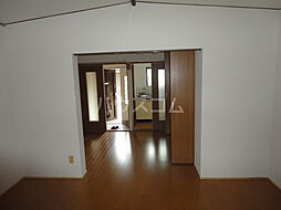 マンションローレル 16 1階1Kのリビング/ダイニング