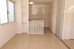 シスモンス 1階1LDKのリビング/ダイニング