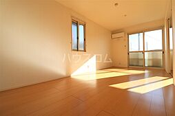 ピュアオール　III 201 2階1LDKのリビング/ダイニング